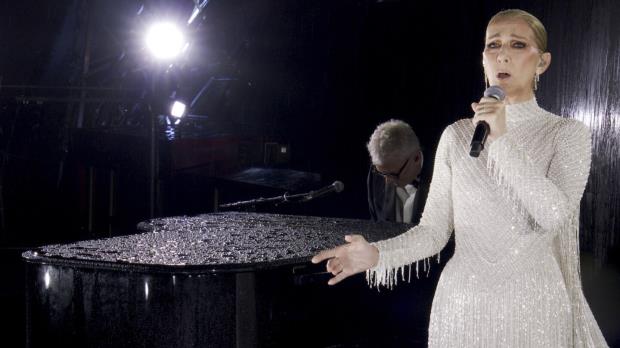 席琳·迪翁携《埃菲尔铁塔》小夜曲在巴黎奥运会上复出